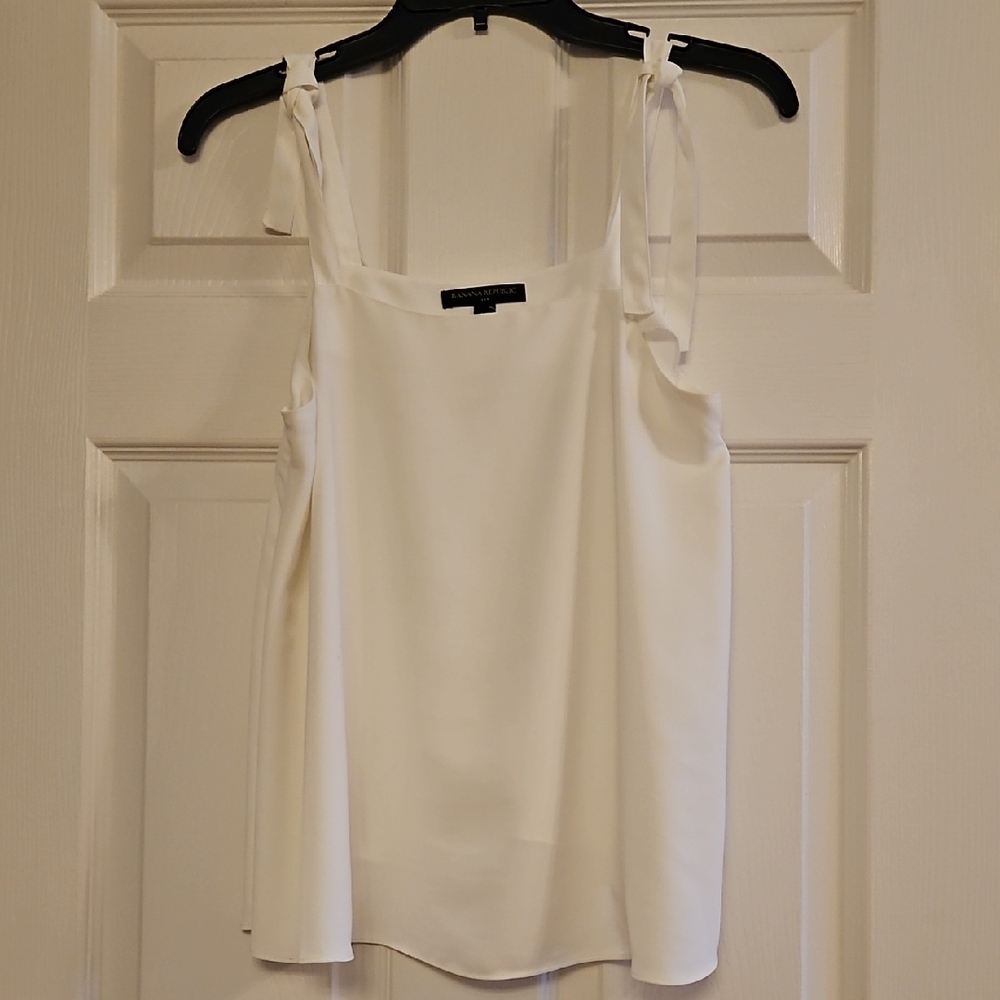 🌟Banana Republic Cream Camisole Top🌟